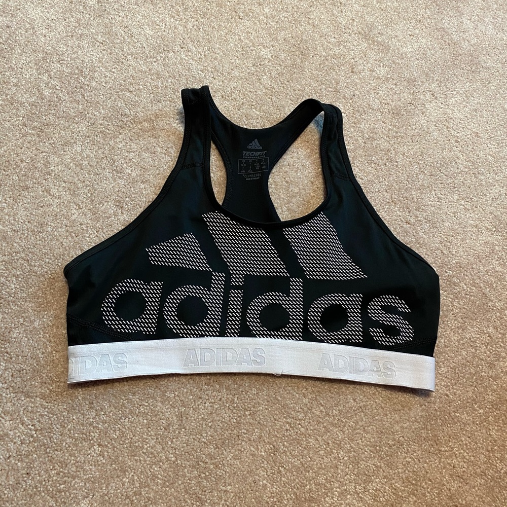 Black sports bra
